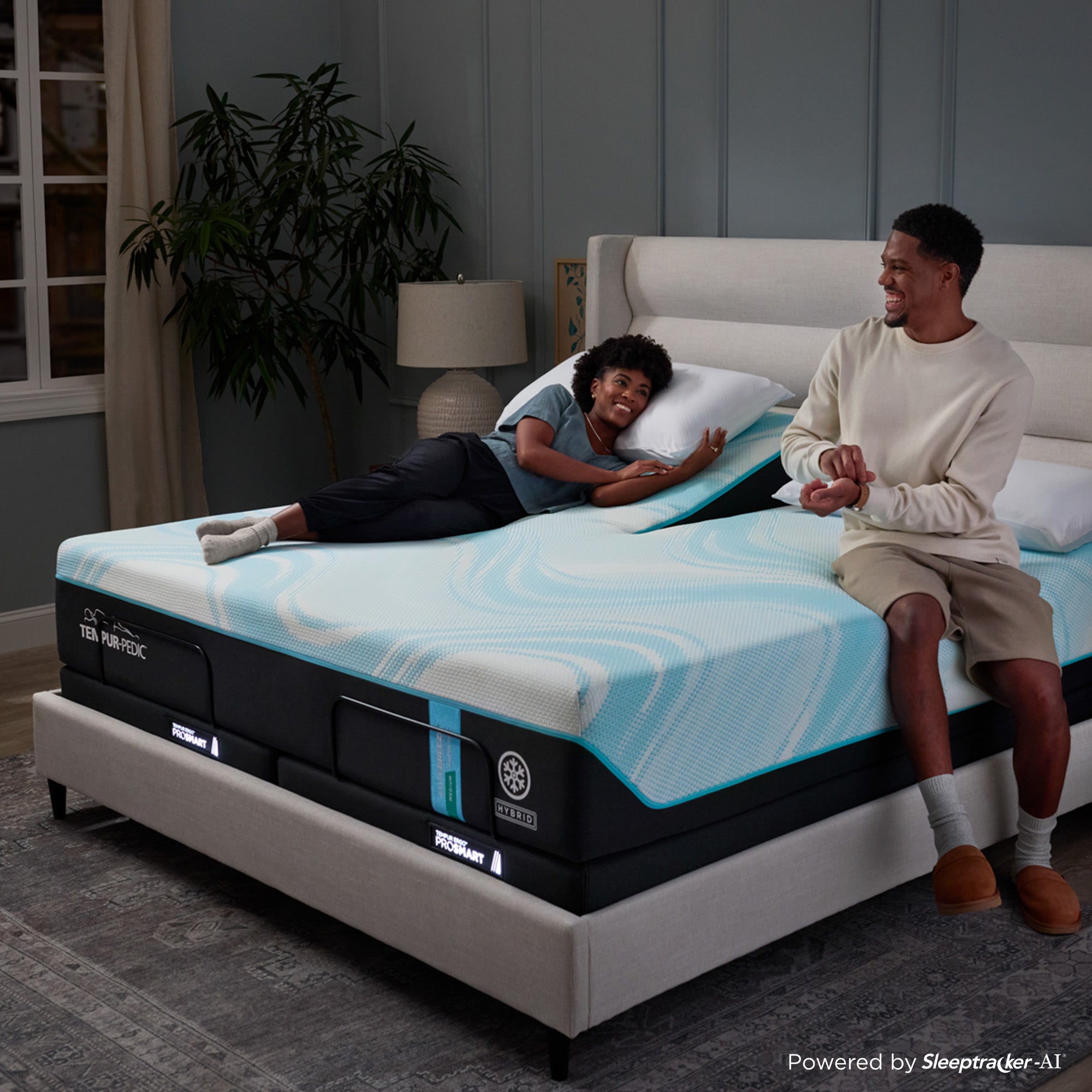 Tempur-Pedic® LuxeBreeze® Split Head King Medium Hybrid