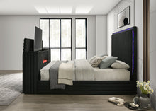 Load image into Gallery viewer, Villa Black Platform Bed
