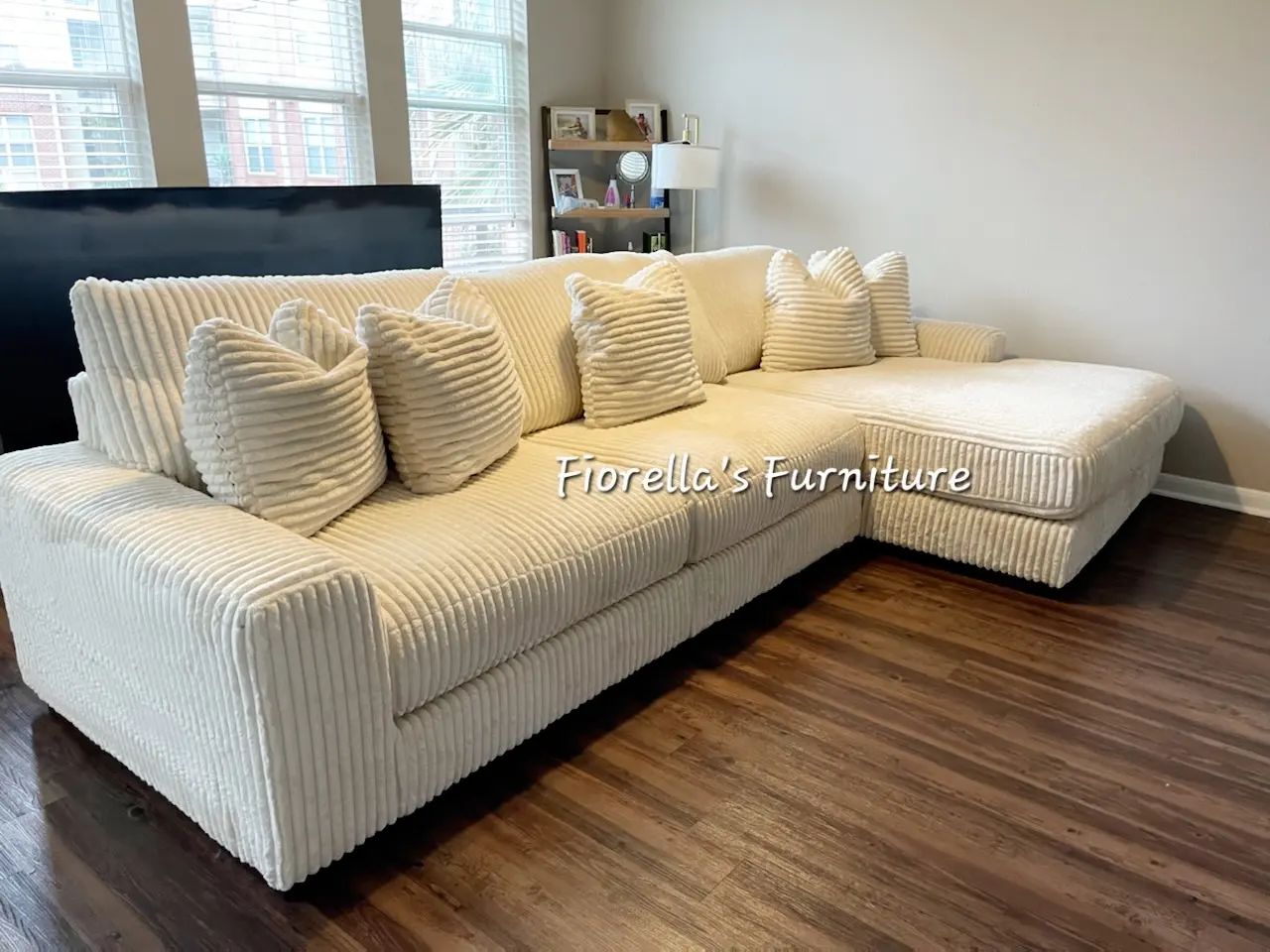211 Ivory 3pc Sectional
